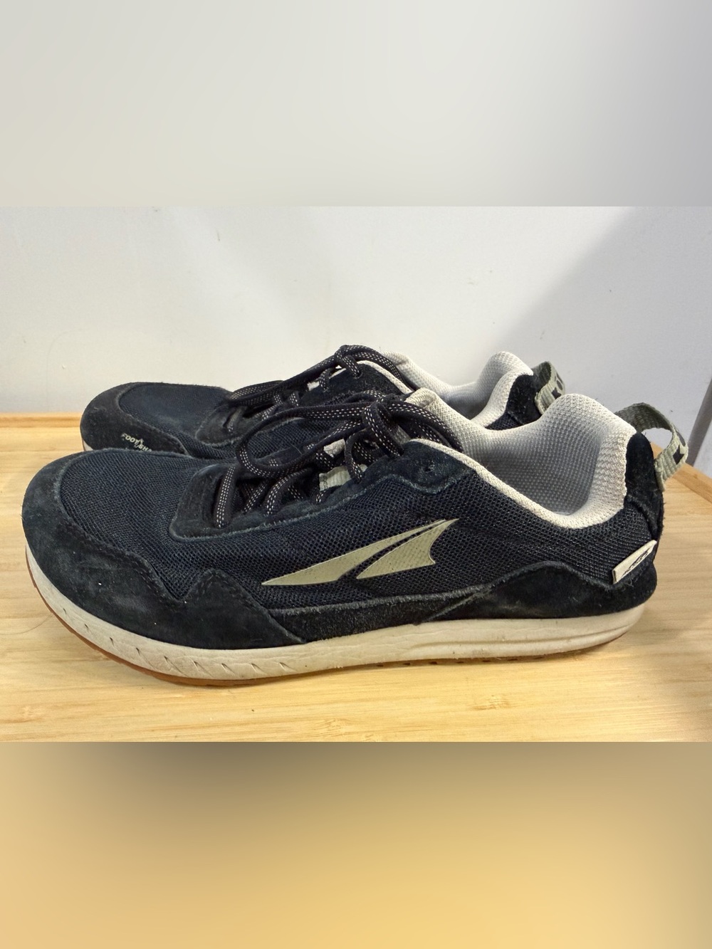Altra Youth Kokiri ~ Kids Size US. 6 ~ Black ~ Used